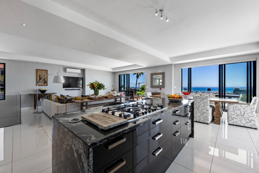 To Let 4 Bedroom Property for Rent in Fresnaye Western Cape